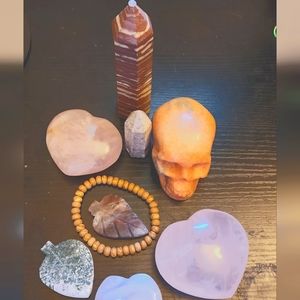 Crystals, carvings & tower set✨️8 items